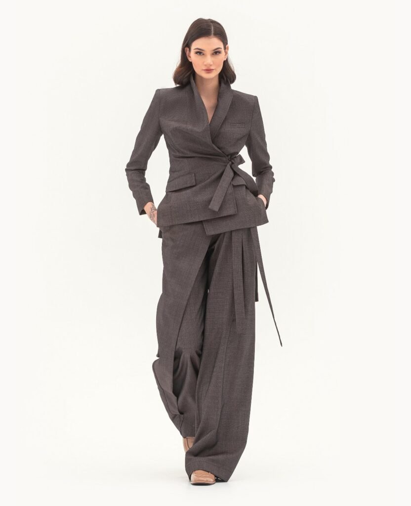 Комплект: жакет и брюки